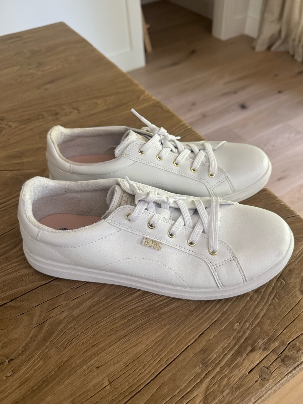 Sketchers BOBS D'Vine Instant Delight Lace Up Memory Foam Sneakers